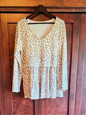 1.4.3. Story by Line Up Cream and Brown Leopard V-Neck Tiered Tunic Top